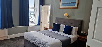 Commodore Hotel