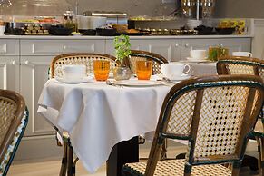 Hotel Monge