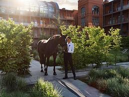 City Park Hotel & Residence