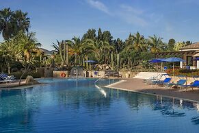 Lantana Resort Hotel & Apartments