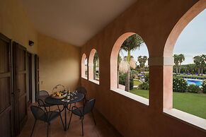Lantana Resort Hotel & Apartments