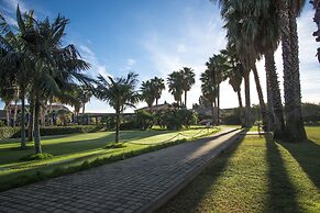 Lantana Resort Hotel & Apartments