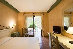 Lantana Resort Hotel & Apartments