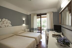 Lantana Resort Hotel & Apartments