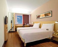 ibis Gurgaon Golf Course Road Hotel