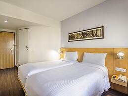 ibis Gurgaon Golf Course Road Hotel