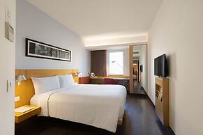 ibis Gurgaon Golf Course Road Hotel