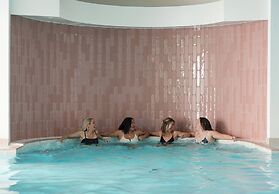 St Moritz Hotel