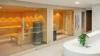St Moritz Hotel