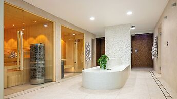 St Moritz Hotel