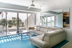 Netanya Noosa Beachfront Resort