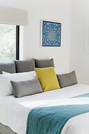 Netanya Noosa Beachfront Resort