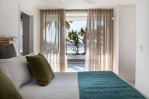 Netanya Noosa Beachfront Resort