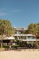 Netanya Noosa Beachfront Resort