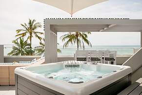 Netanya Noosa Beachfront Resort