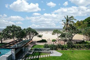 Netanya Noosa Beachfront Resort