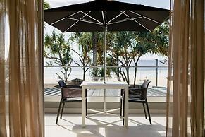Netanya Noosa Beachfront Resort