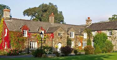 Collaven Manor Hotel