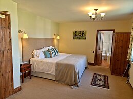 Collaven Manor Hotel