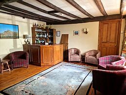 Collaven Manor Hotel