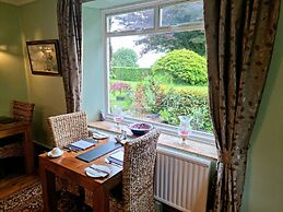 Collaven Manor Hotel