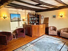 Collaven Manor Hotel