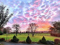 Collaven Manor Hotel