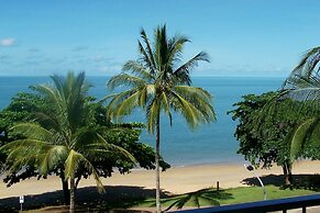Roydon Beachfront Apartments