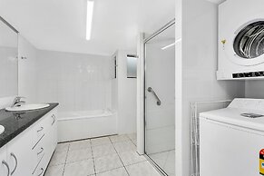 Roydon Beachfront Apartments