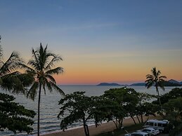 Roydon Beachfront Apartments