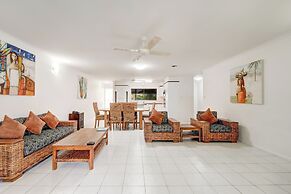 Roydon Beachfront Apartments