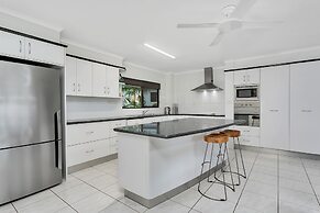 Roydon Beachfront Apartments
