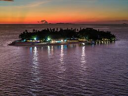 Beachcomber Island Resort