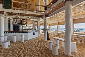 Beachcomber Island Resort