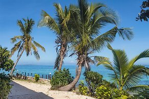 Beachcomber Island Resort