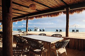 Beachcomber Island Resort