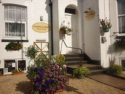 Crown Lodge Guest House