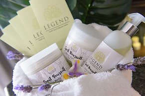 Whalesong Hotel & Spa