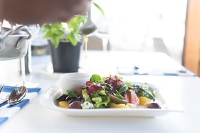 Whalesong Hotel & Spa