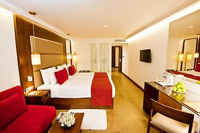 Pegasus Reef - A Beach Resort in Colombo