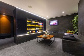Ajax Hotel