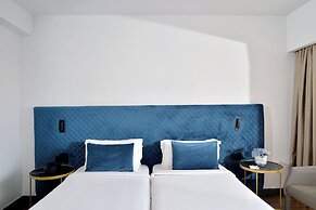 Ajax Hotel