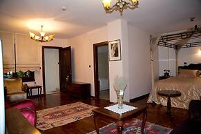 Villa Sphendone Suites