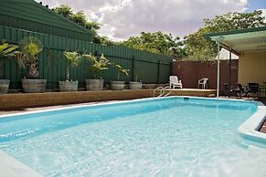 Lodge Outback Motel