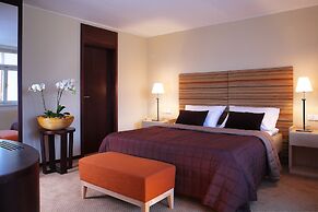 THE HOTEL FITZGERALD