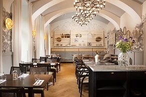 THE HOTEL FITZGERALD
