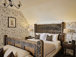 Highcliffe House