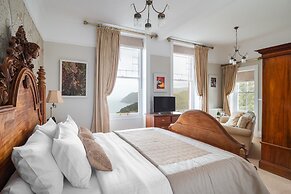 Highcliffe House
