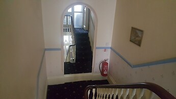 Tuxford House Hotel