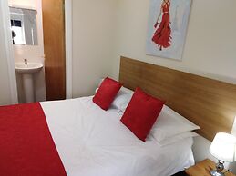 Tuxford House Hotel